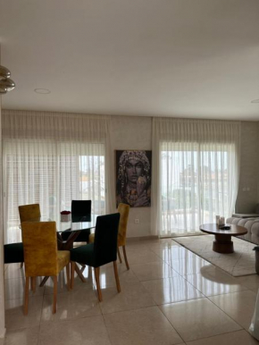 MAKUJA HOME